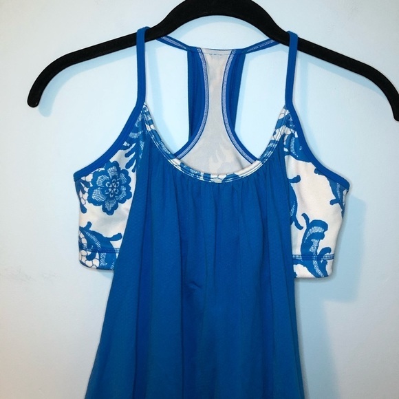 Lululemon No Limits Blue & White Floral Tank Top with Built in Bra Size 6 - Picture 7 of 11
